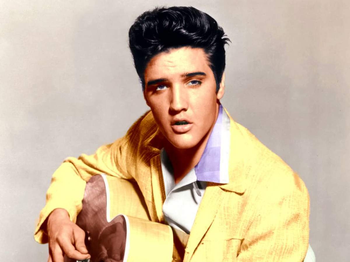 Suma incredibilă cu care a fost vândută o haină purtată de Elvis Presley în ultimul an al vieții sale. A fost realizată pe comandă