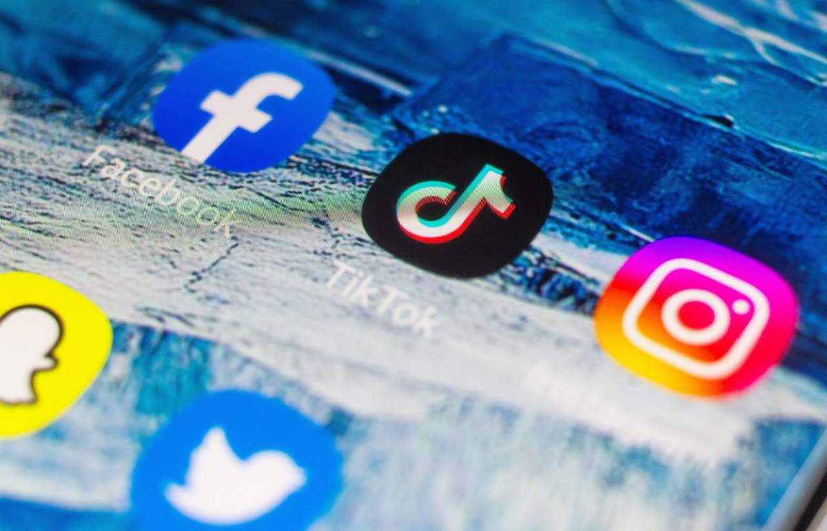 Aplicații mobile diferite facebook, instagram