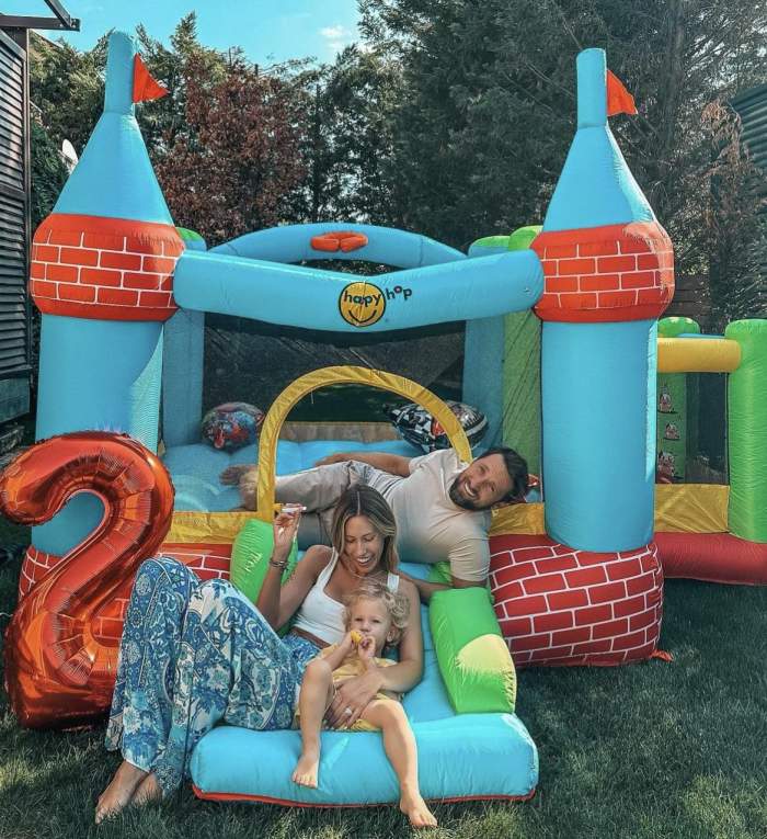 Fiul lui Dani Oțil și al Gabrielei Prisăcariu a împlinit doi ani