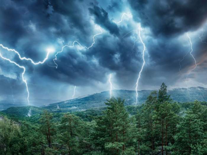 Avertizări meteo cod portocaliu și cod galben de furtuni și vijelii în Europa! Care sunt zonele afectate de fenomene extreme