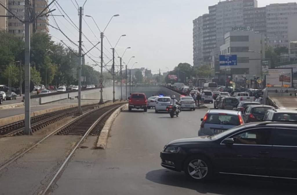 Incendiu în Pasajul Lujerului din Bucureşti