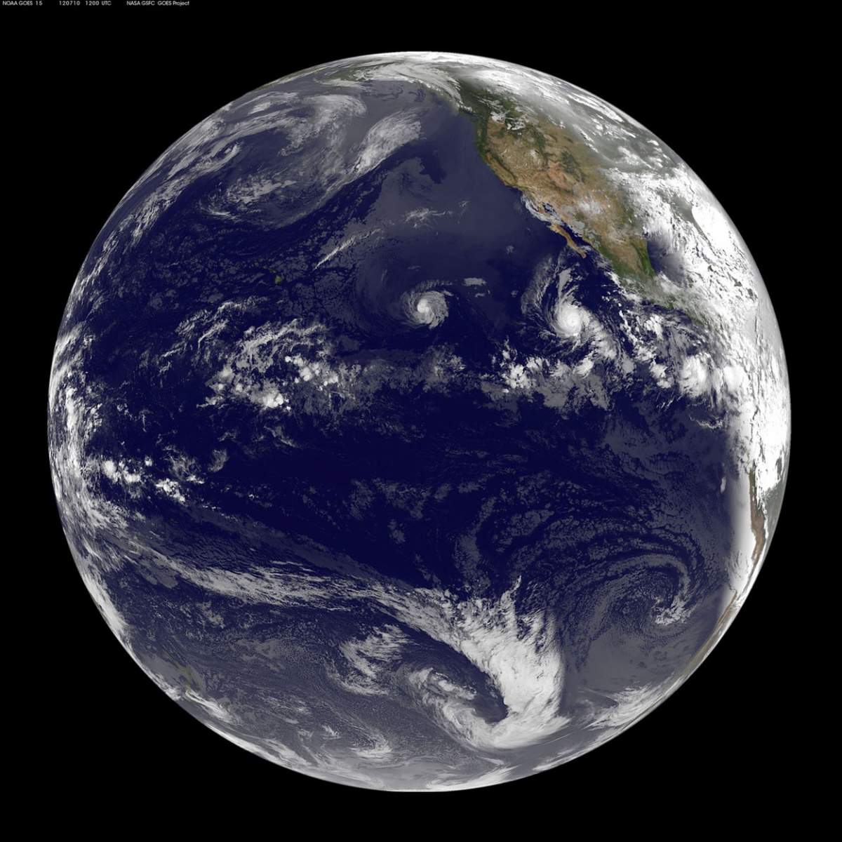 Satelitul vede doi cicloni tropicali urmărind furtuna tropicală Daniel