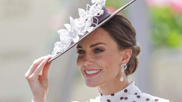 Kate Middleton, cu degetele bandajate