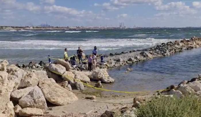 Descoperire șocantă pe o plajă din Eforie Nord! Trupul unui bebeluș a fost găsit într-un sac, duminică dimineață