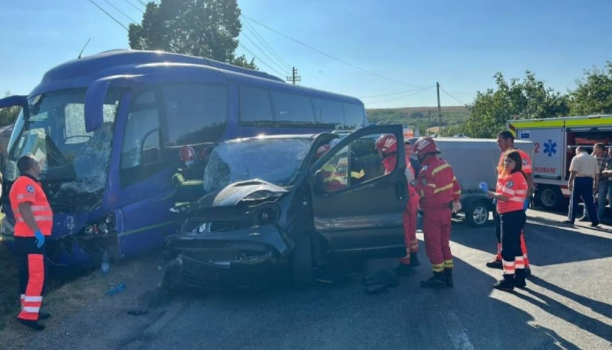 accident olt, impact autobuz si autoutilitara