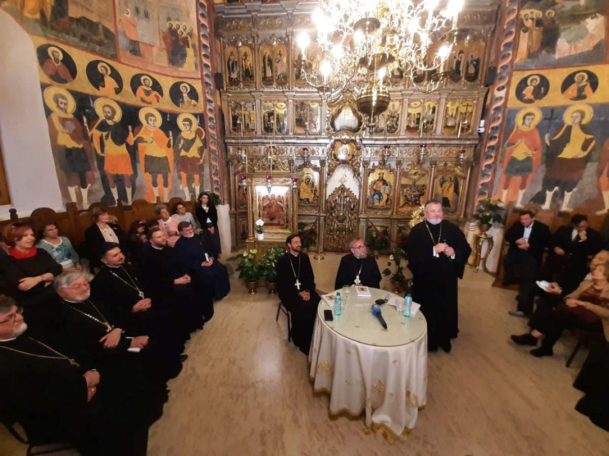 Preoți în Biserica Cea mai scurtă şi mai puternică rugăciune. Poate fi rostită în orice moment al zilei