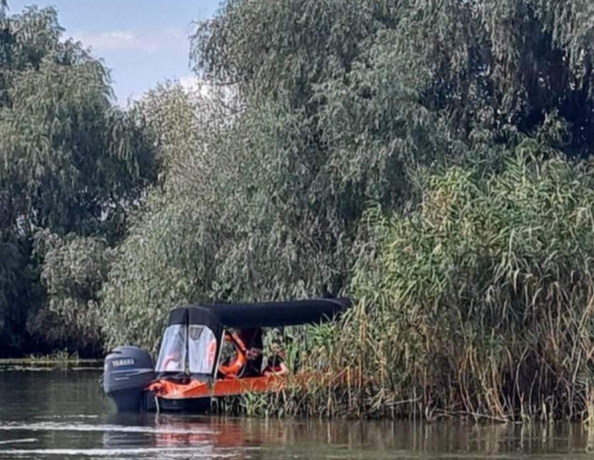 barca accidentată în Delta Dunării