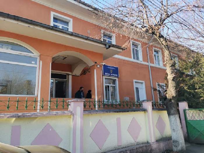 Victimă amenințată cu duba, fiindcă le-a cerut polițiștilor să-i prindă pe infractori / Fenomene „paranormale” la Secția 18