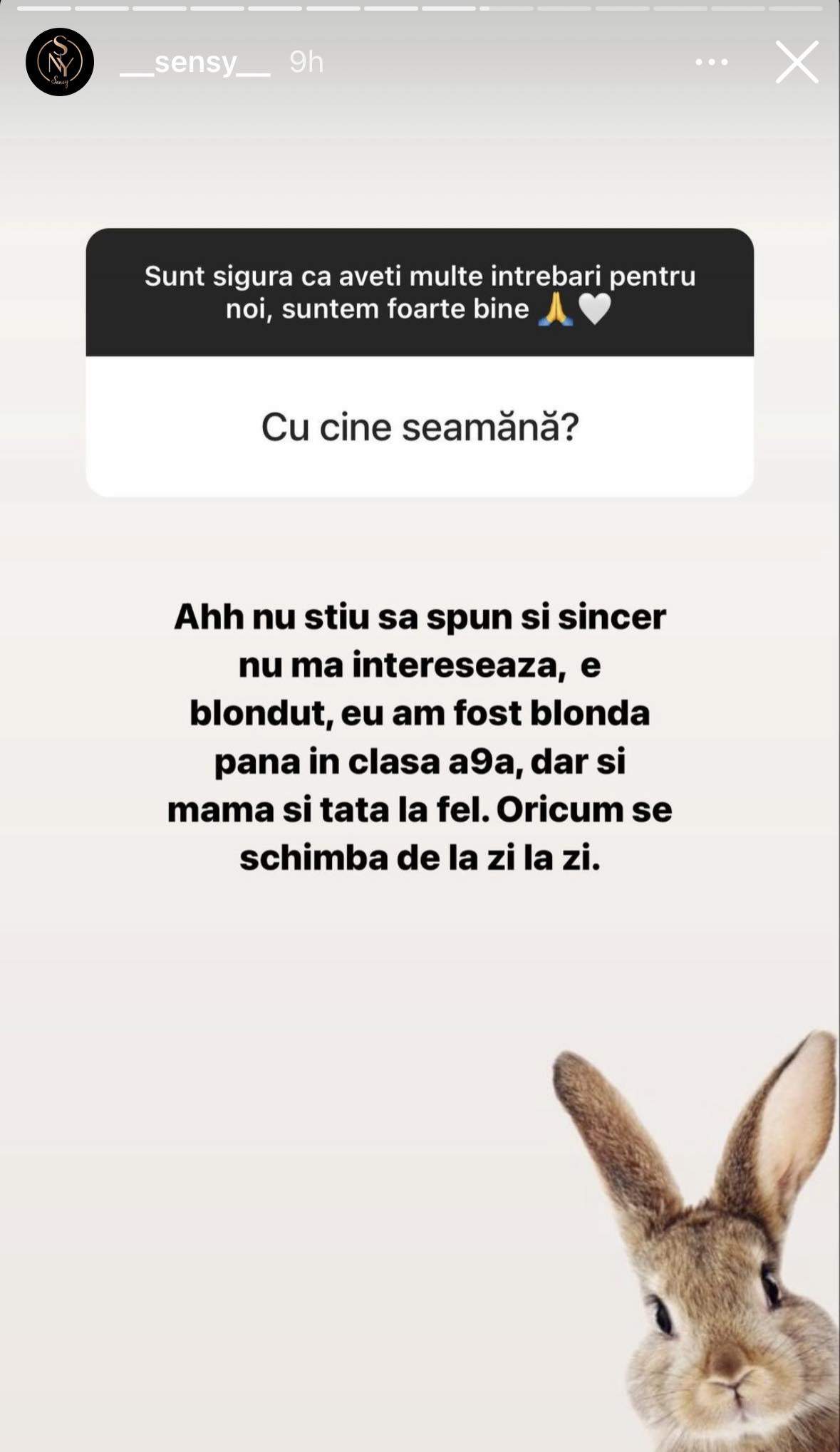 Cu cine seamănă băiețelul lui Sensy. Influencerița este o mămică împlinită: „E blonduț...” / FOTO