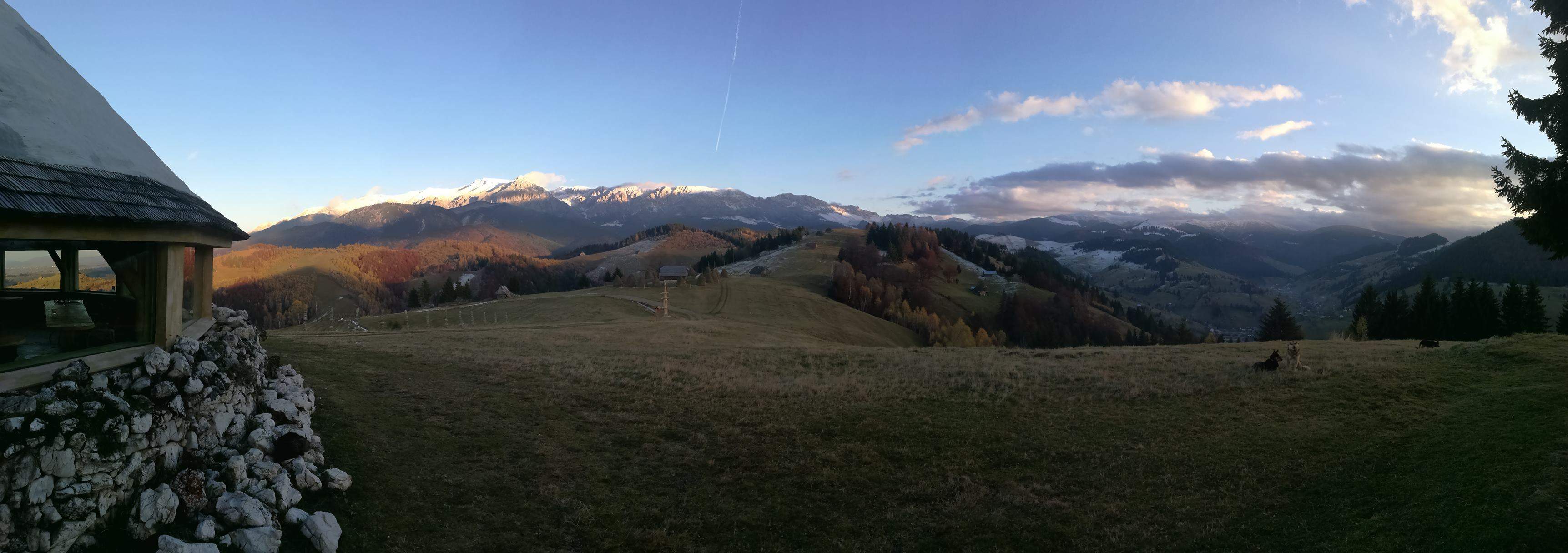 Locul din România unde se află leagănul care atinge cerul. Peisajul este de vis / FOTO