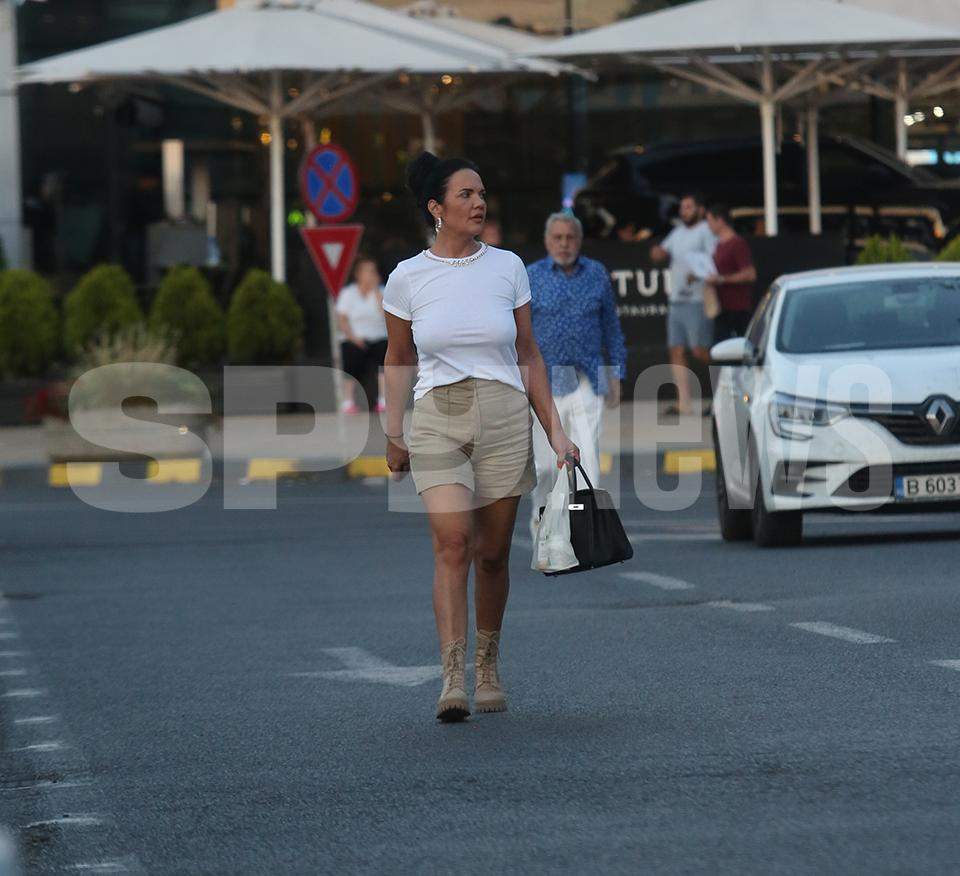 Probleme în paradis? Ilie Năstase și soția sa, Ioana, au ieșit separat din mall. Cum au fost surprinși de paparazzi Spynews.ro / PAPARAZZI