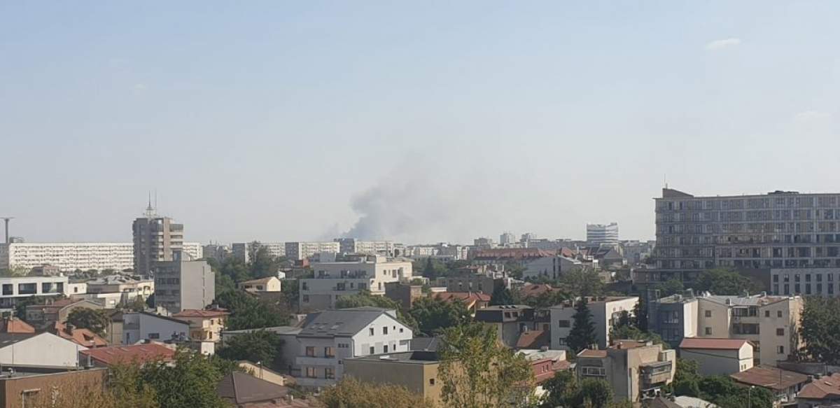 Au acționat cinci autospeciale. incendiu în București