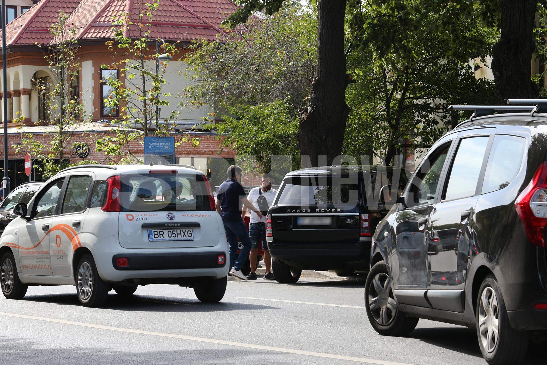 Victor Pițurcă știe că orice se plătește! Cum a fost suprins fostul selecționer la bancă / PAPARAZZI