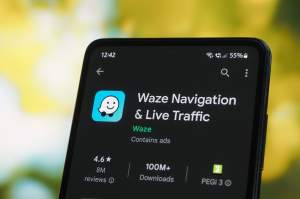 Secretul din softul aplicației Waze! De ce reușește să găsească rute mai rapide decât Google Maps