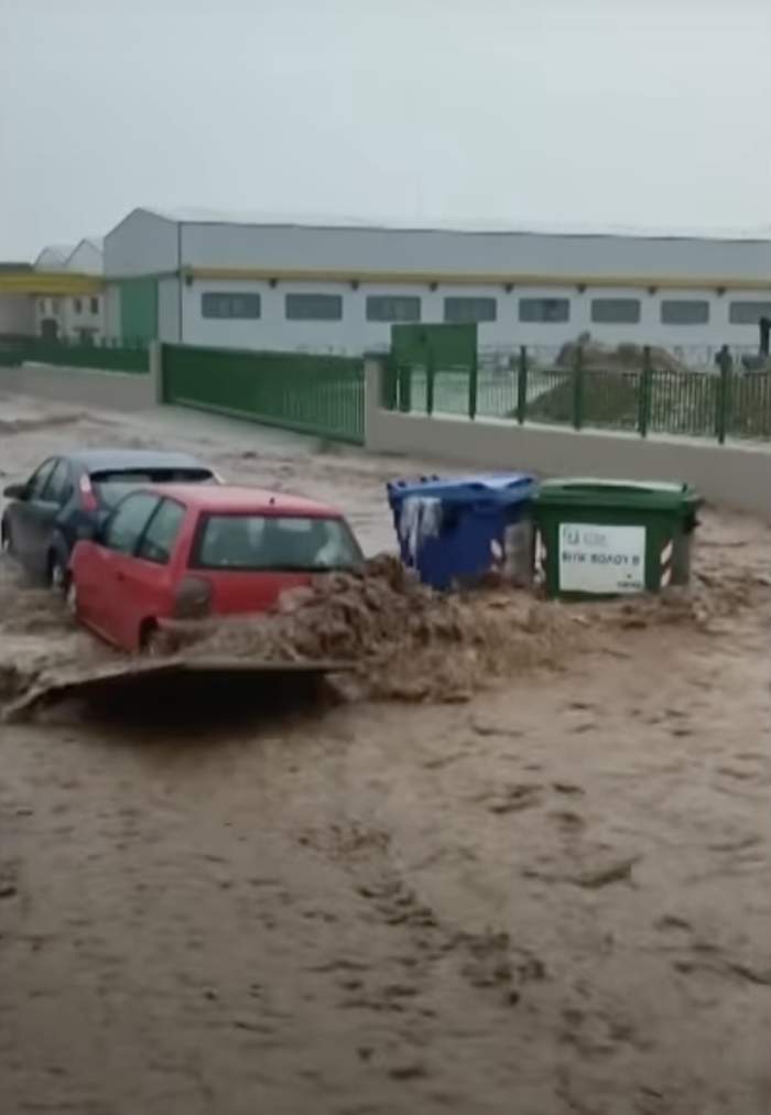 Imagini dezastruoase surprinse în Grecia! Ploile torențiale au făcut prăpăd! Inundațiile au ucis oameni / FOTO
