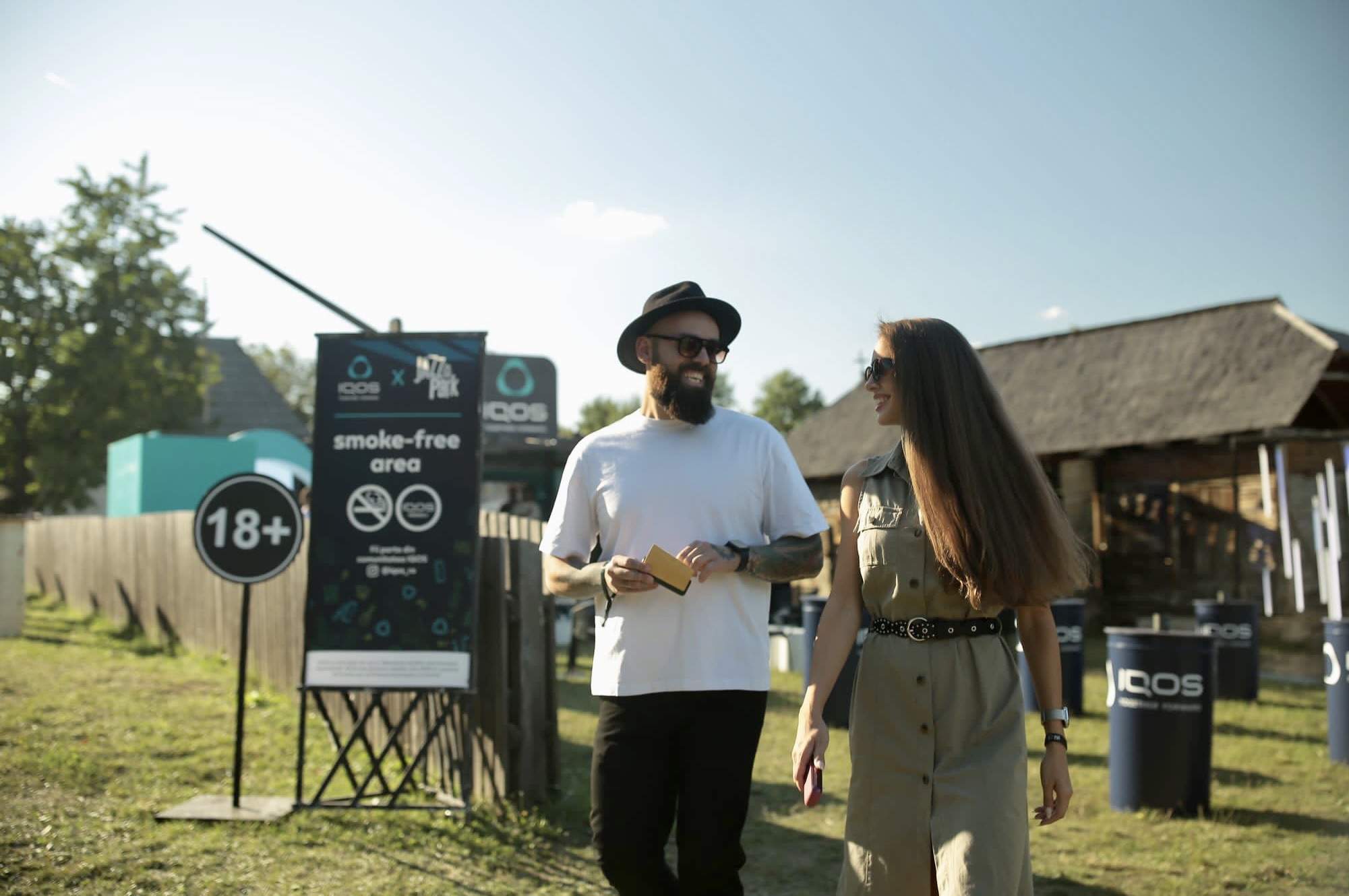 (P) Aproape 20.000 de iubitori de jazz în Parcul Etnografic din Cluj. Amintirile s-au scris la HOME of IQOS