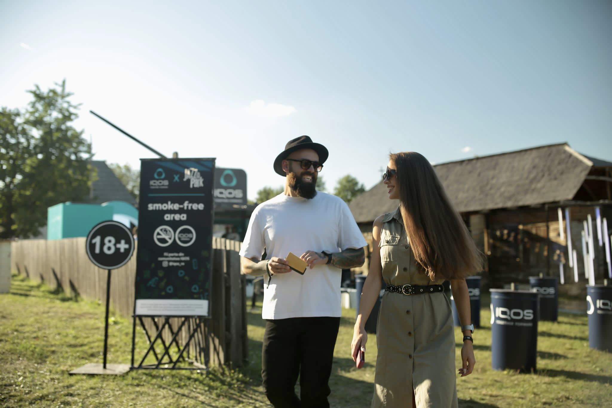 (P) Aproape 20.000 de iubitori de jazz în Parcul Etnografic din Cluj. Amintirile s-au scris la HOME of IQOS