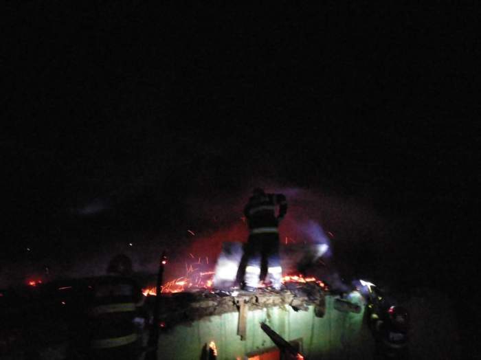 pompieri în incendiu