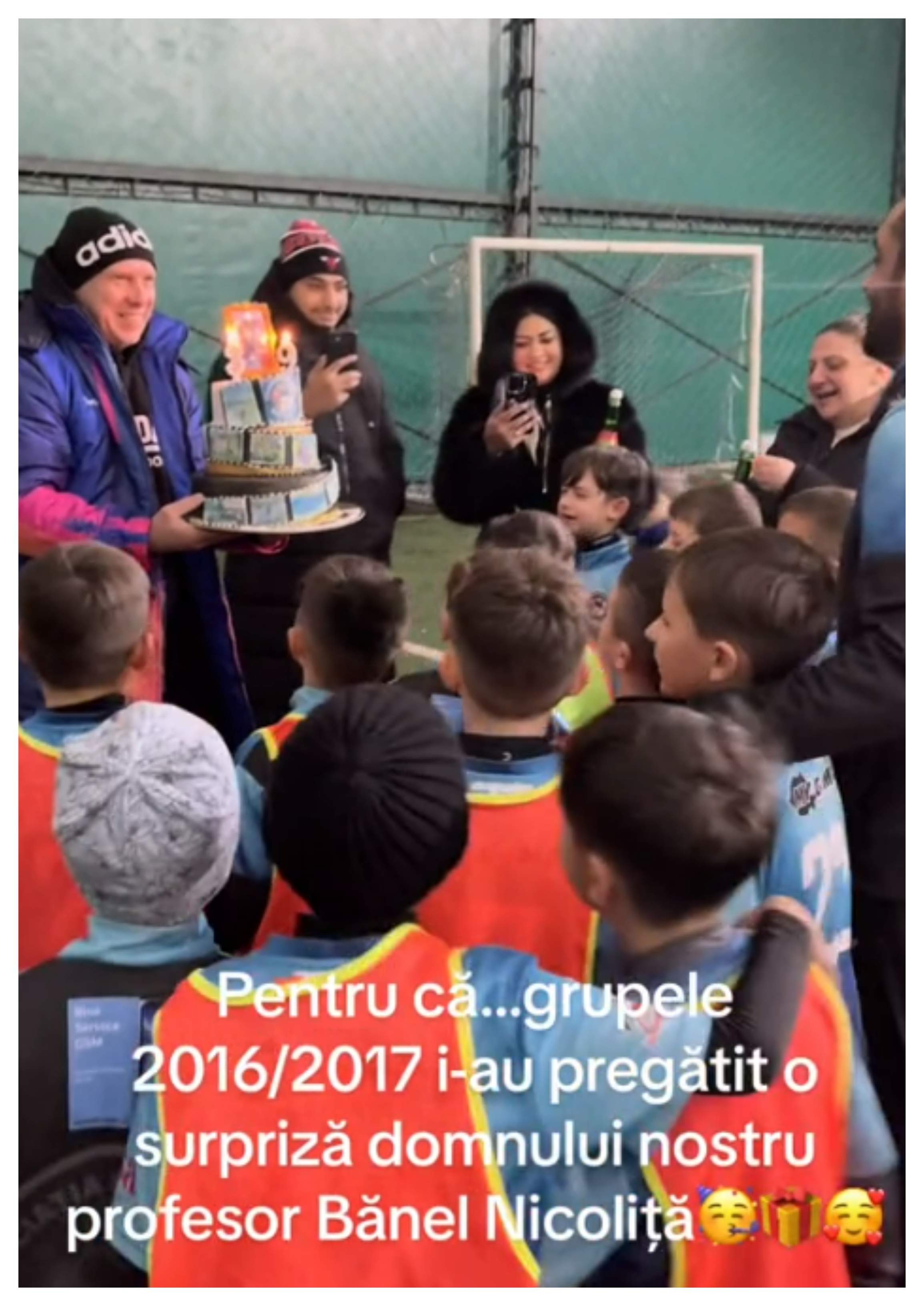 Surpriză pentru Bănel Nicoliță, de ziua sa. Ce gest emoționant au făcut elevii săi: ”Vă iubim” / VIDEO