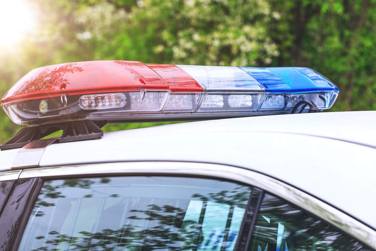 Un bărbat și-a abandonat soția și copilul, pentru a fugi de polițiști