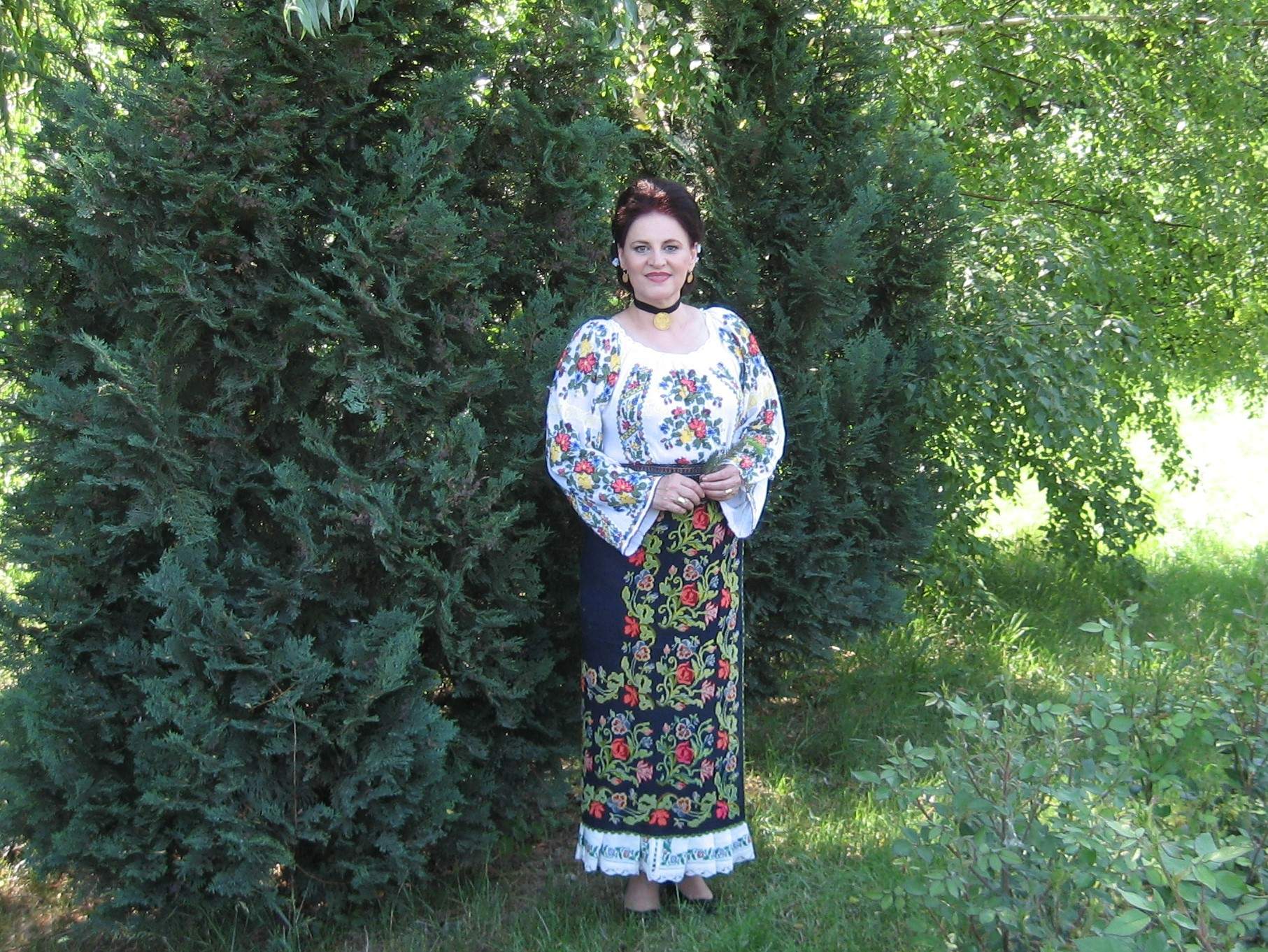 Elisabeta Turcu fotografie în natura