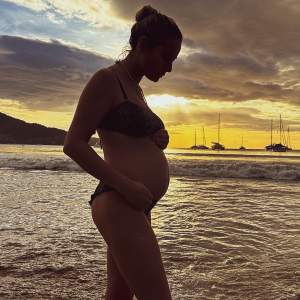 Vestea momentului în showbiz! Laura Cosoi este însărcinată! Vedeta va deveni mamă pentru a patra oară! / FOTO