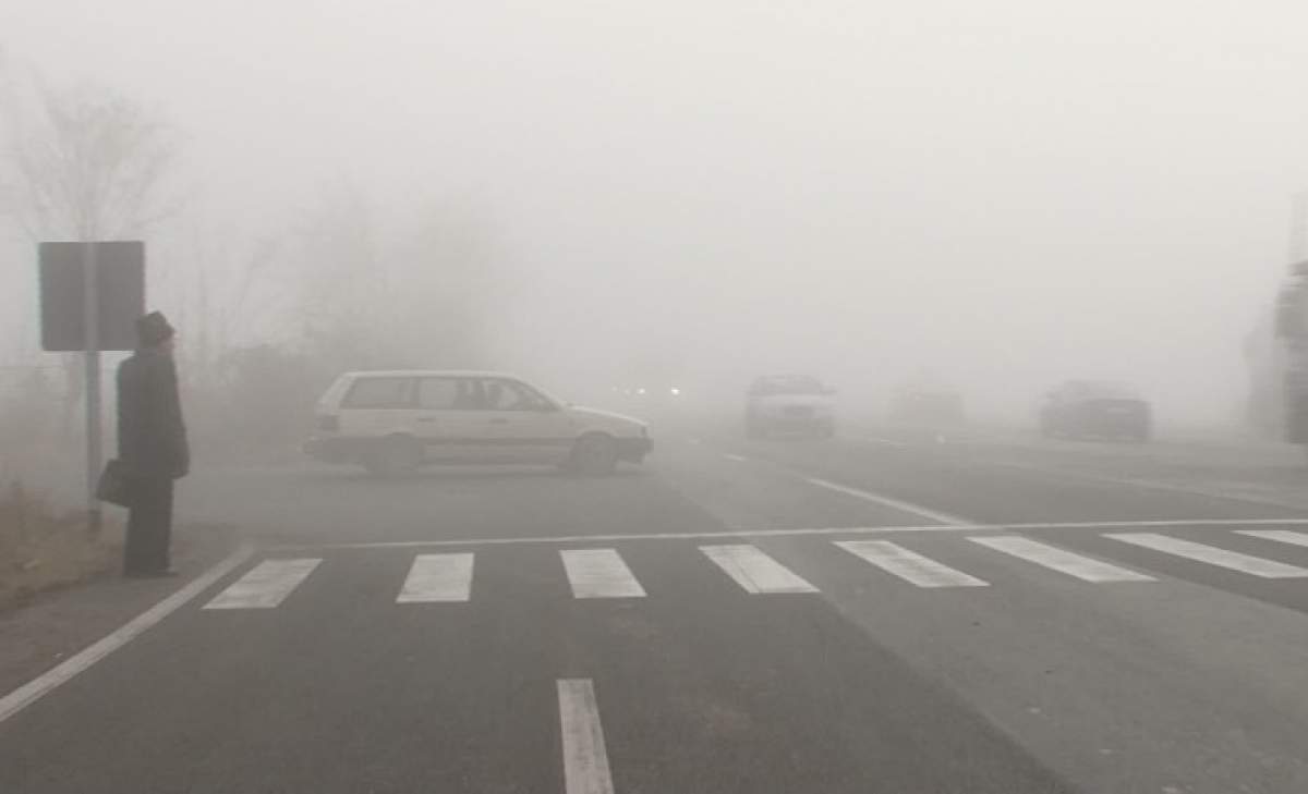 O stradă cu ceață