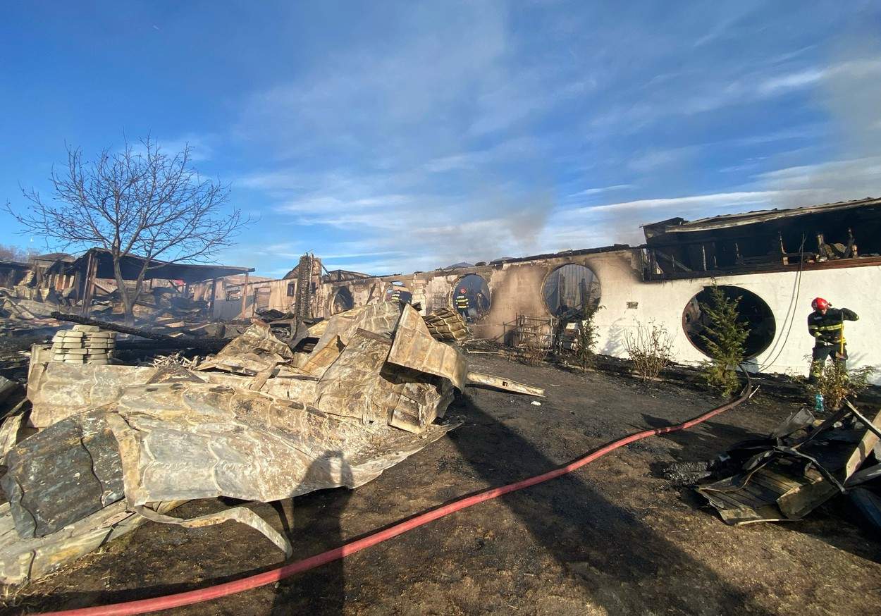 incendiu la locul pensiunii „Ferma Dacilor” din Tohani, România.