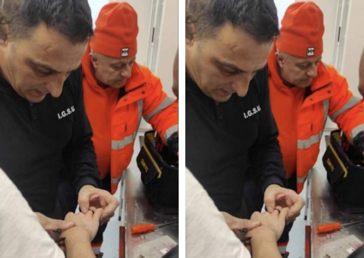 Adolescent cu inele blocate pe degete Medicii au apelat la ajutorul pompierilor