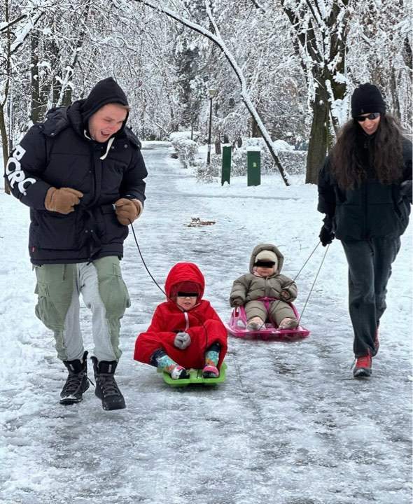 Codin Maticiuc, tablou de familie. Cum s-a fotografiat actorul alături de Ana Pandeli și copiii lui / FOTO