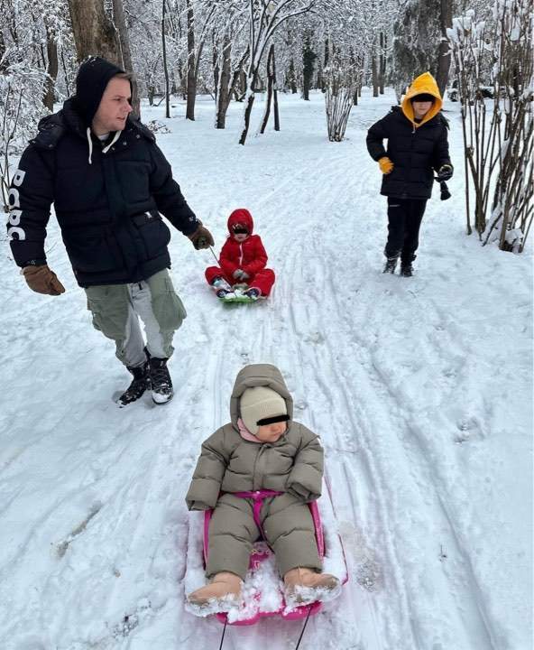 Codin Maticiuc, tablou de familie. Cum s-a fotografiat actorul alături de Ana Pandeli și copiii lui / FOTO