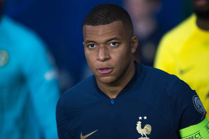 Kylian Mbappe pe terenul de fotbal