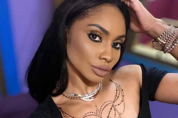 Star Magazin. Laurette cere ajutor de la stat! Vedetei îi este greu să se descurce în rolul de mamă singură: „Nu avem bani” / VIDEO