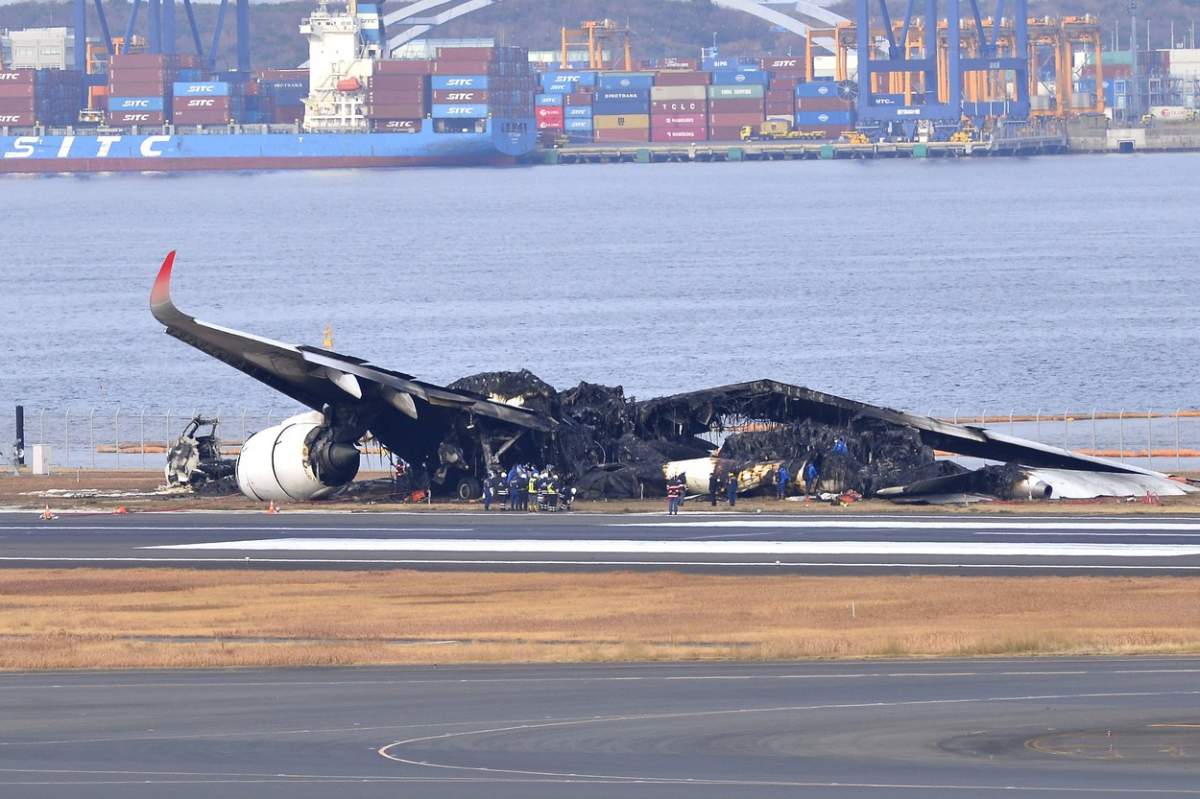 avionul ars din Japonia