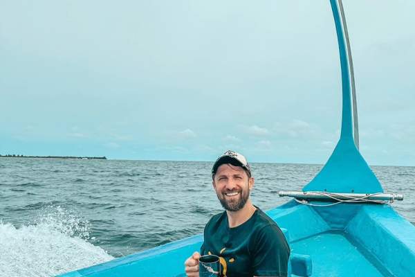 Star Magazin. Dani Oțil, probleme în vacanța din Maldive! Prezentatorul TV a rămas fără bagaj: „Paguba este...” / VIDEO