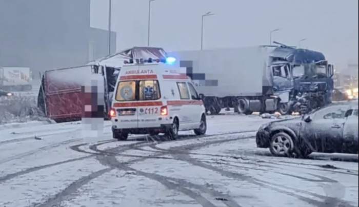 ambulanța la locul accidentului
