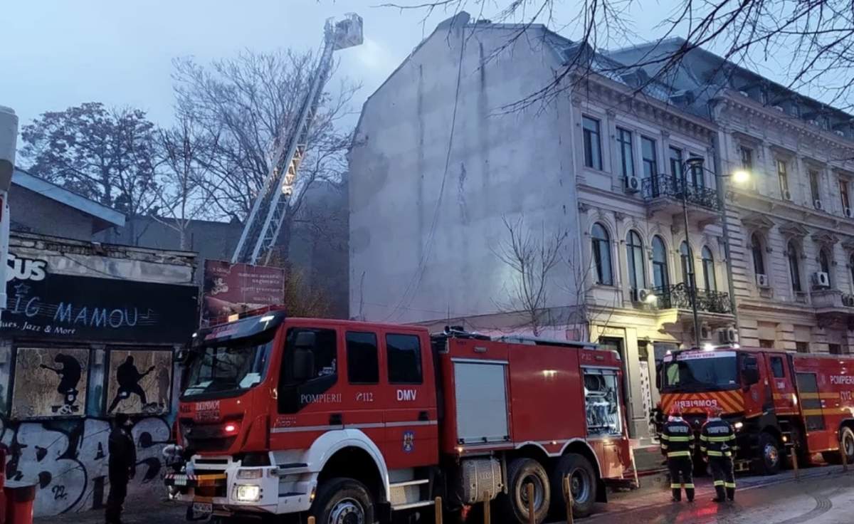 Incendiu hotel București 20 de persoane au fost evacuate