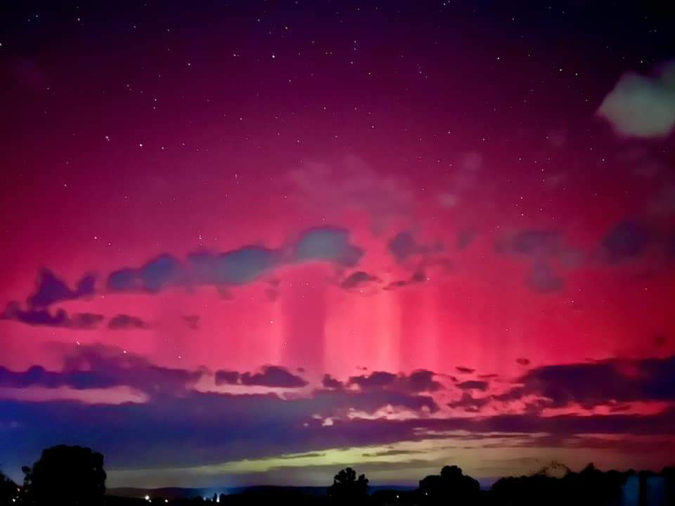 Imagini spectaculoase pe cerul României. Aurora Boreală a putut fi văzută din mai multe locuri din țară / FOTO