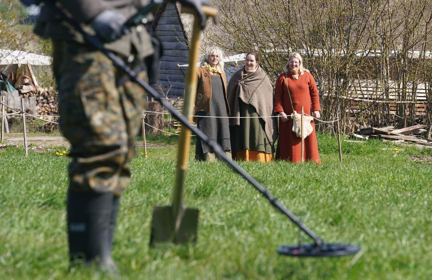 Descoperire neașteptată în Botoșani. Doi bărbați au găsit monede de argint vechi de 2.300 de ani 