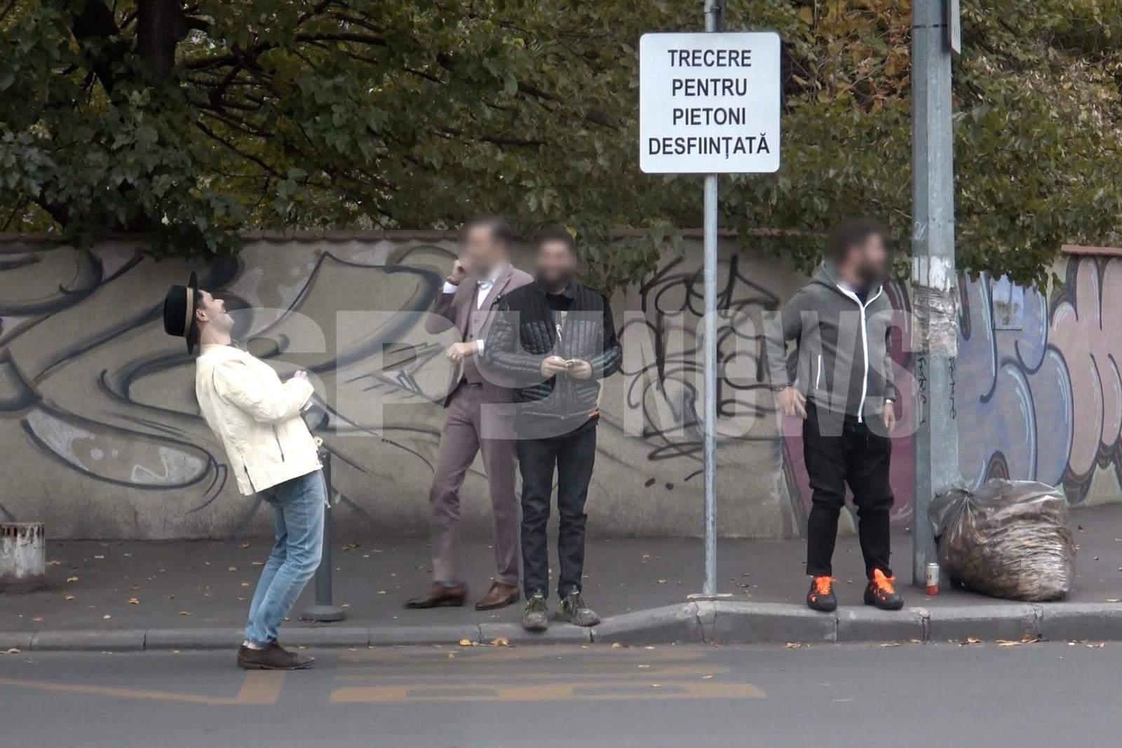 Tudor Constantinescu, euforic, a făcut show pe stradă! Omul de afaceri se simte cel mai bine în compania prietenilor / PAPARAZZI