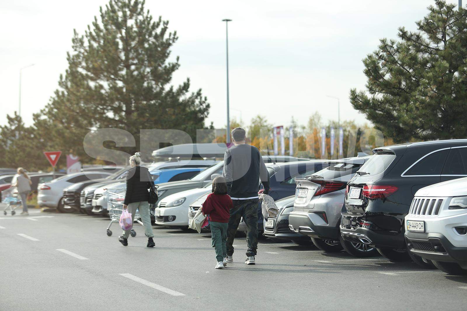 Ea este acea Mărie, care a trebuit să vie, să-i arate lui Grasu XXL cum ar trebui să fie! Imagini rare cu “băiatul rău” și fiica lui! / PAPARAZZI