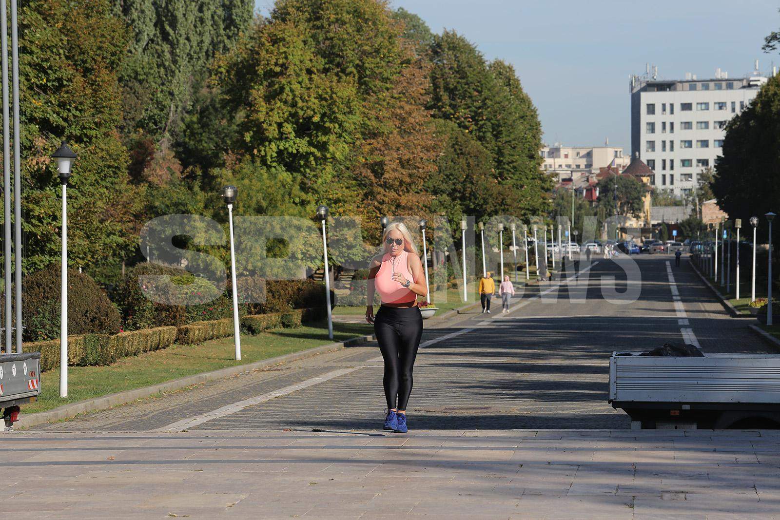 Numai una este Vica! Fosta balerină ştie clar cum trebuie să procedeze ca să aibă silueta perfectă! Vedeta deţine reţeta unei vieţi sănătoase / PAPARAZZI