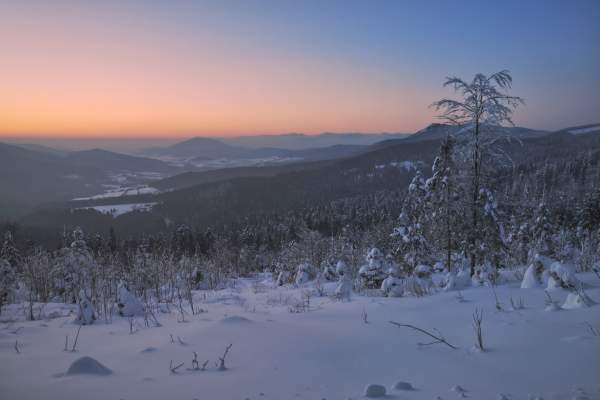 Un val de aer rece ajunge în România. Ce se întâmplă cu vremea în zilele următoare. Meteorologii anunță o iarnă neobișnuită în București