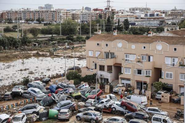 Bilanțul morților din Spania a ajuns la peste 158 de persoane. Ce se întâmplă cu cei 22 de români dați dispăruți