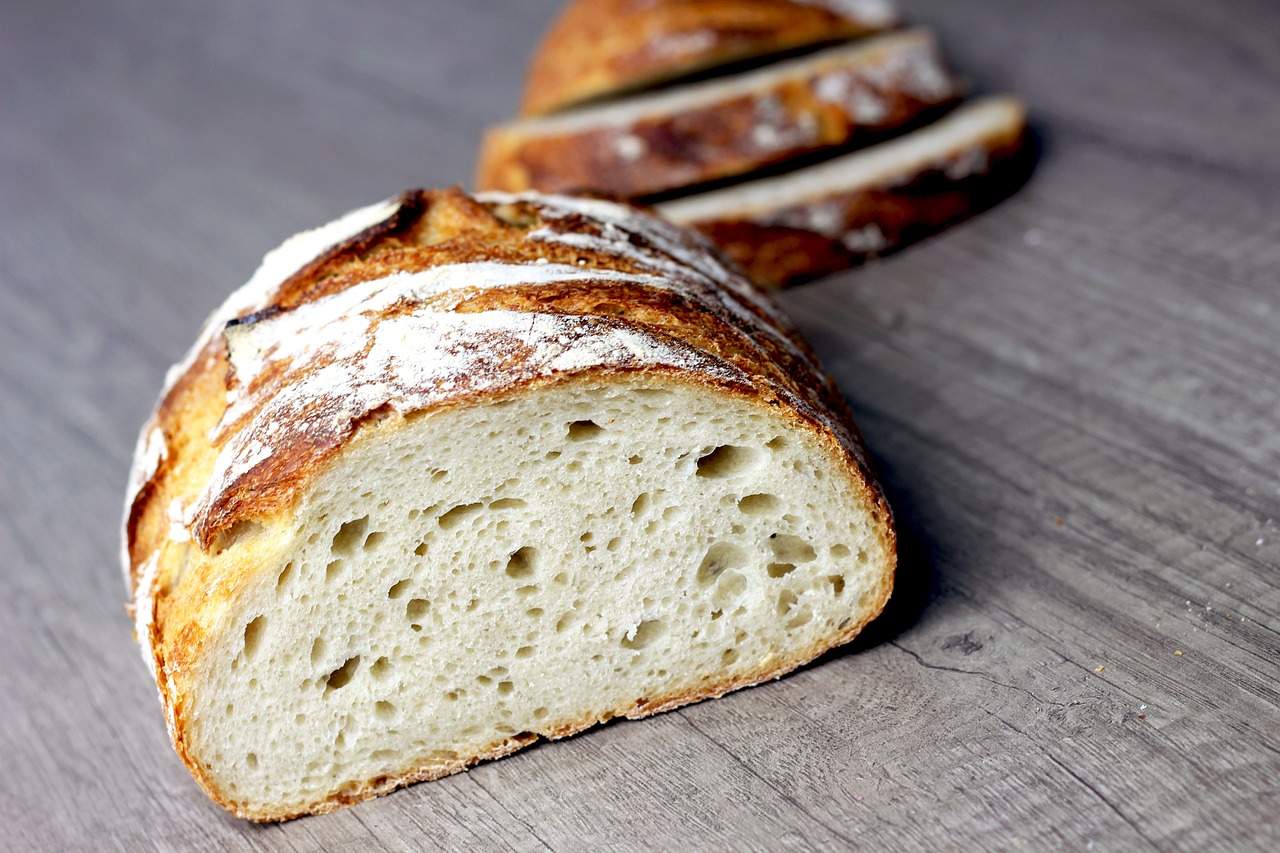 Ce este sourdough, “pâinea de bogați”, cum îi spune Dana Budeanu! Ce beneficii are și cum se poate face și acasă