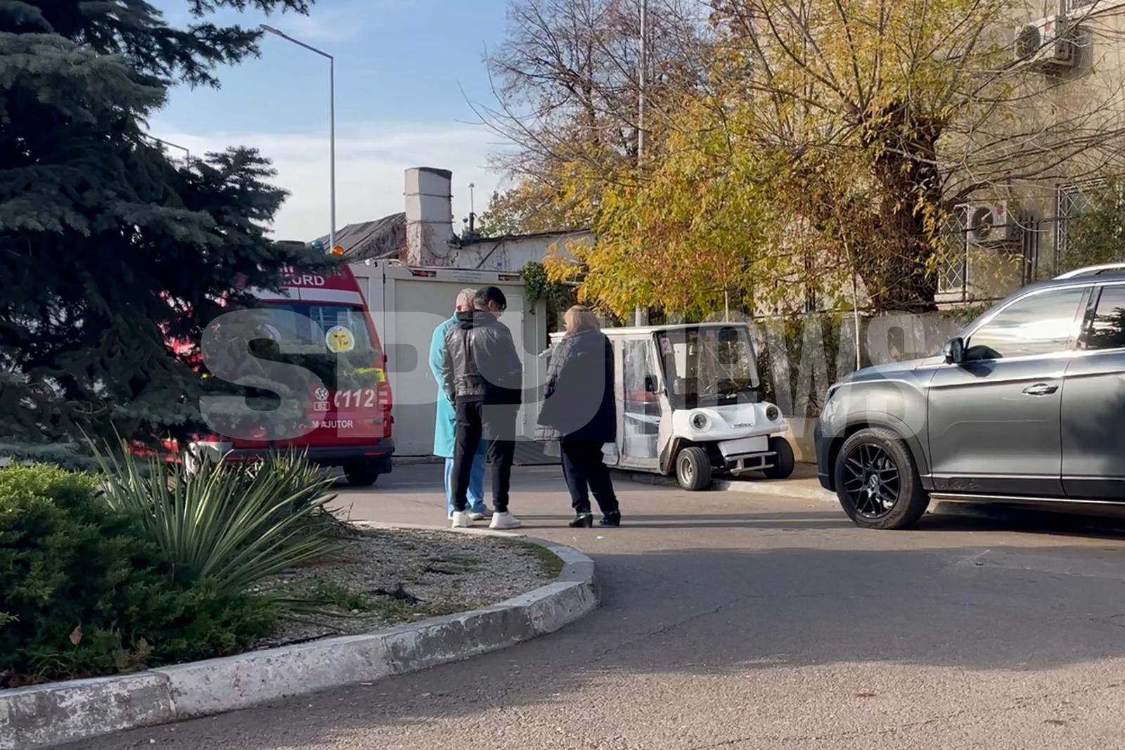 Liviu Vârciu, un fiu model! Este alături de mama lui atunci când are cea mai mare nevoie! Imagini înduioşătoare / PAPARAZZI
