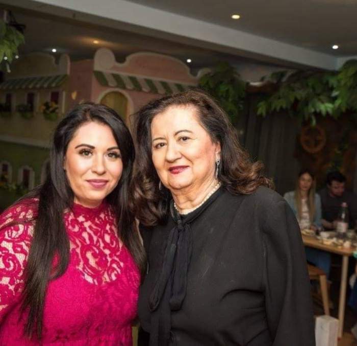 Oana Roman împreună cu mama sa