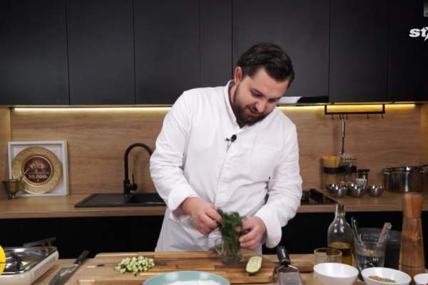 Rețetă delicioasă de gyros la farfurie. Secretul lui Janni Alexandridis pentru o carne de porc fragedă și aromată