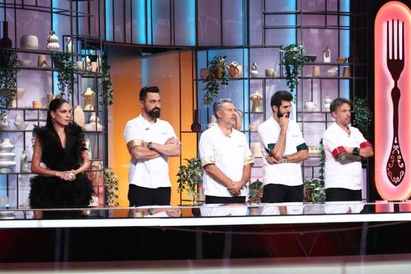 Cine a fost eliminat de la Chefi la cuțite. Doi concurenți și-au luat “adio” de la competiție: “Prima dată în viața mea…”