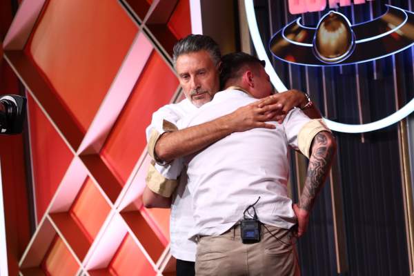 Emoții copleșitoare aseară, la Chefi la cuțite, pentru Michele Răduță: cu un punctaj eliminatoriu la proba individuală, concurentul a fost salvat de Chef Richard Abou Zaki